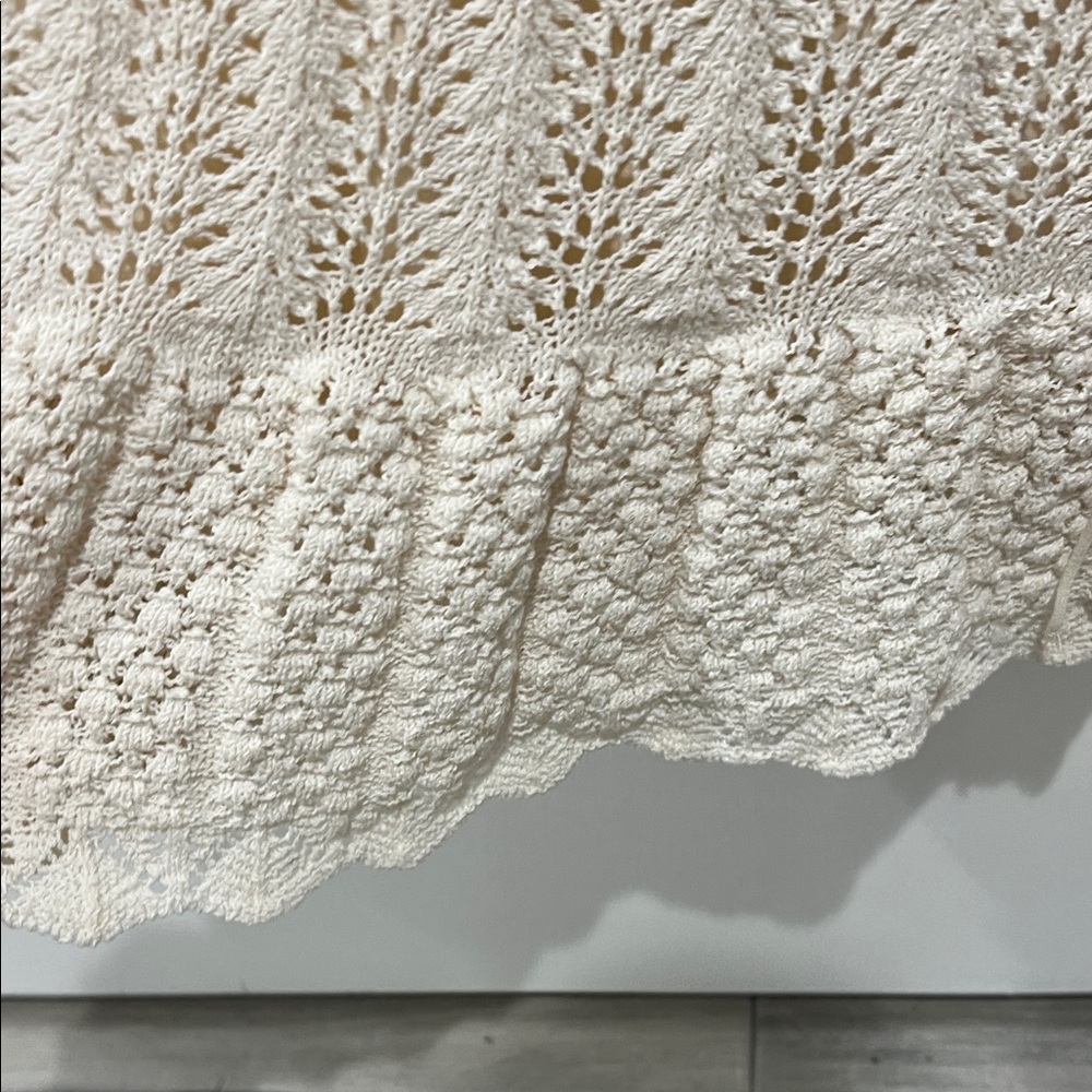 Elegant Cream Knit Skirt - Picture 8 of 9